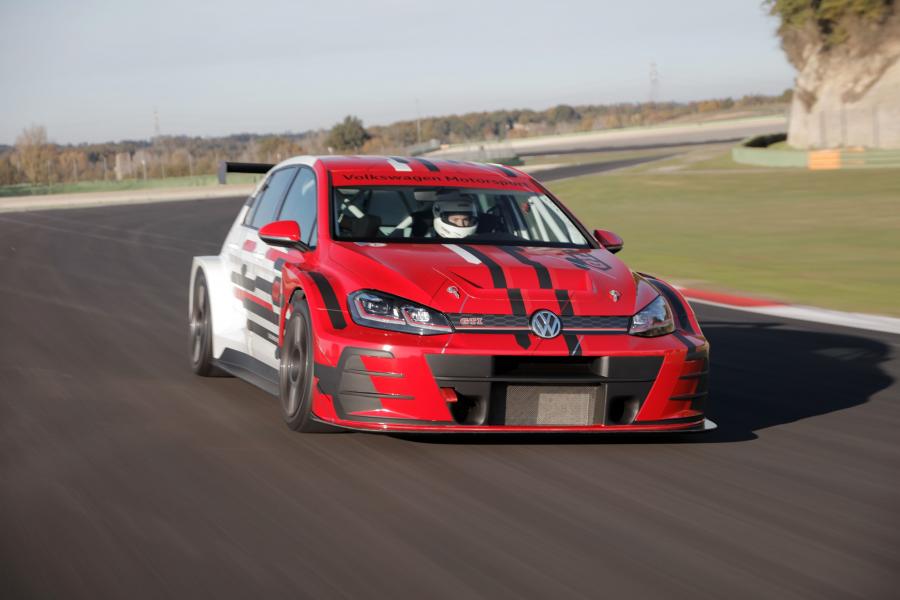  Volkswagen Golf GTI TCR (Typ 5G) 2018 года  (фото 19 из 39)